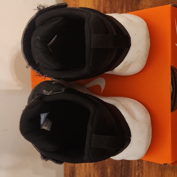 Nike revolution toddler sneakers - Picture 3 of 6